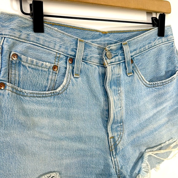 LEVI’S 501 Light Wash Distressed Denim Shorts - Picture 8 of 10